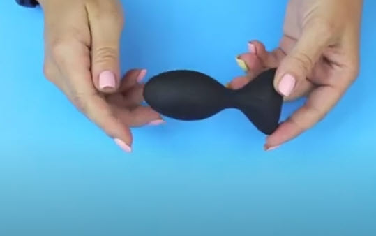 Satisfyer - Trendsetter Vibrating Plug App Black